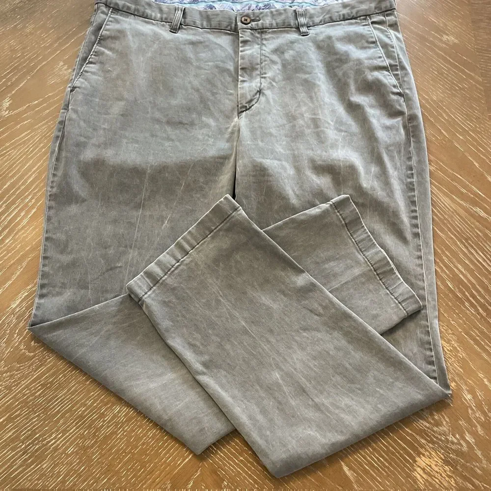 Tommy Bahama Mens 40x32 Gray Chino Straight Leg Pants EUC‎ Flat Front SUPER SOFT
